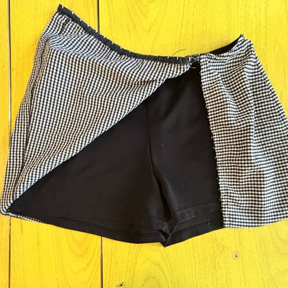 vintage skirt check gingham print with shorts underneath - Picture 3 of 5